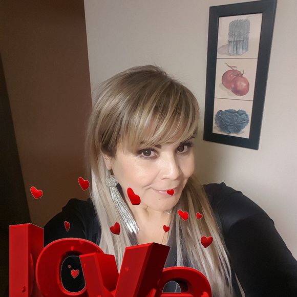 Meet your Posher, Rocio - Picture 1 of 1